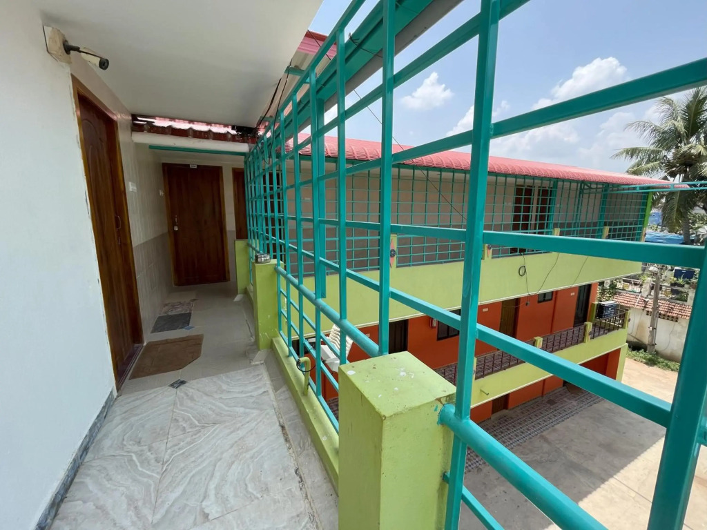 Royal Grandee Hotel