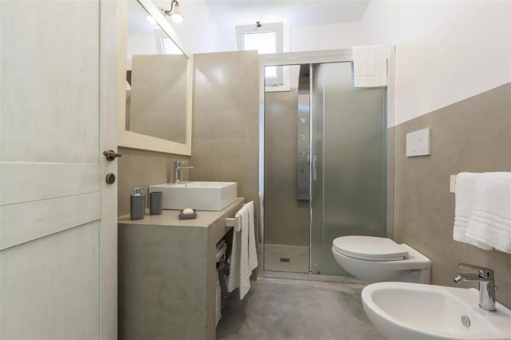 Charming house in a villa with pool and garden in Santa Caterina-Casina Greca