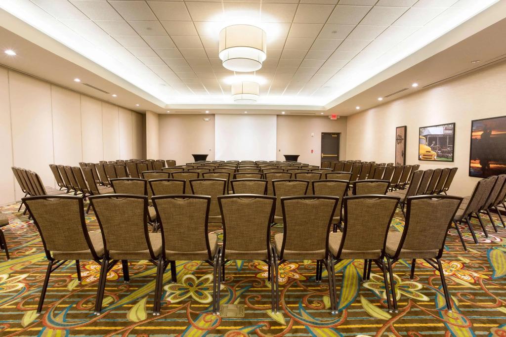 McAllen Plaza Hotel & Suites