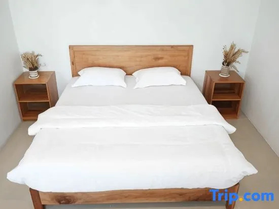 LaRose Guest House