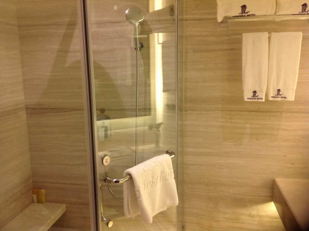 Sentosa Hotel Shenzhen Feicui Branch, Enjoy tropical swimming pools and high-class fitness club