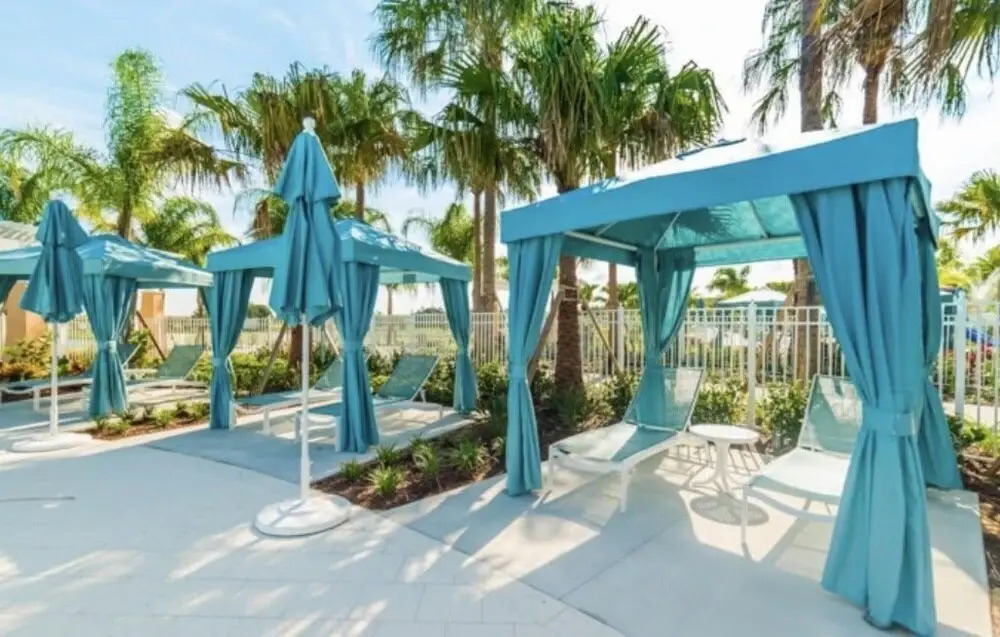 Family Resort - 9BR - Sleeps 19 - Private Pool Hot Tub Games Room and BBQ