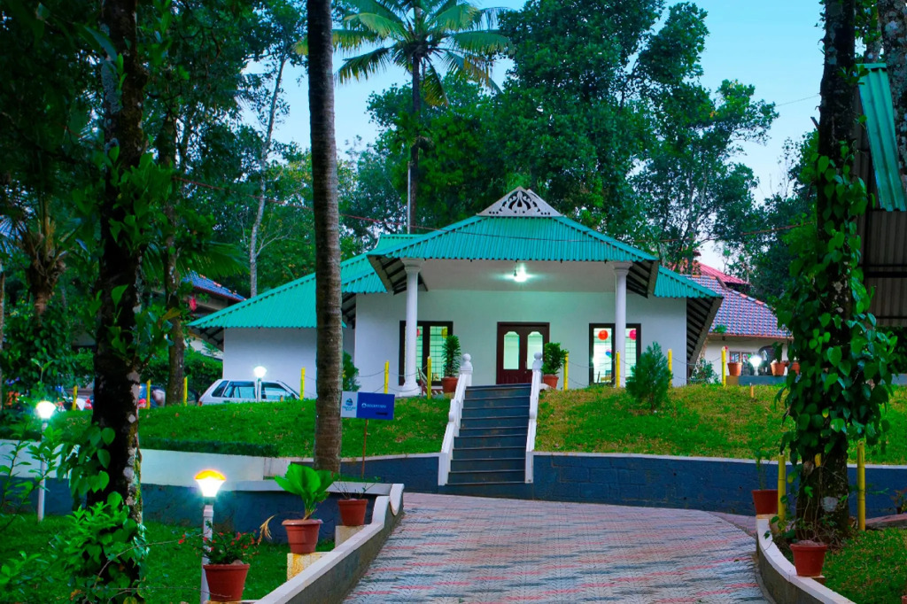 Misty Lake Resort