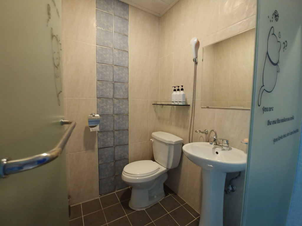 Road Myeongdong Guesthouse