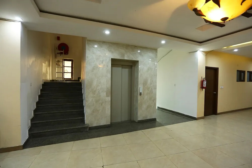 OYO 2667 Hotel Kolam