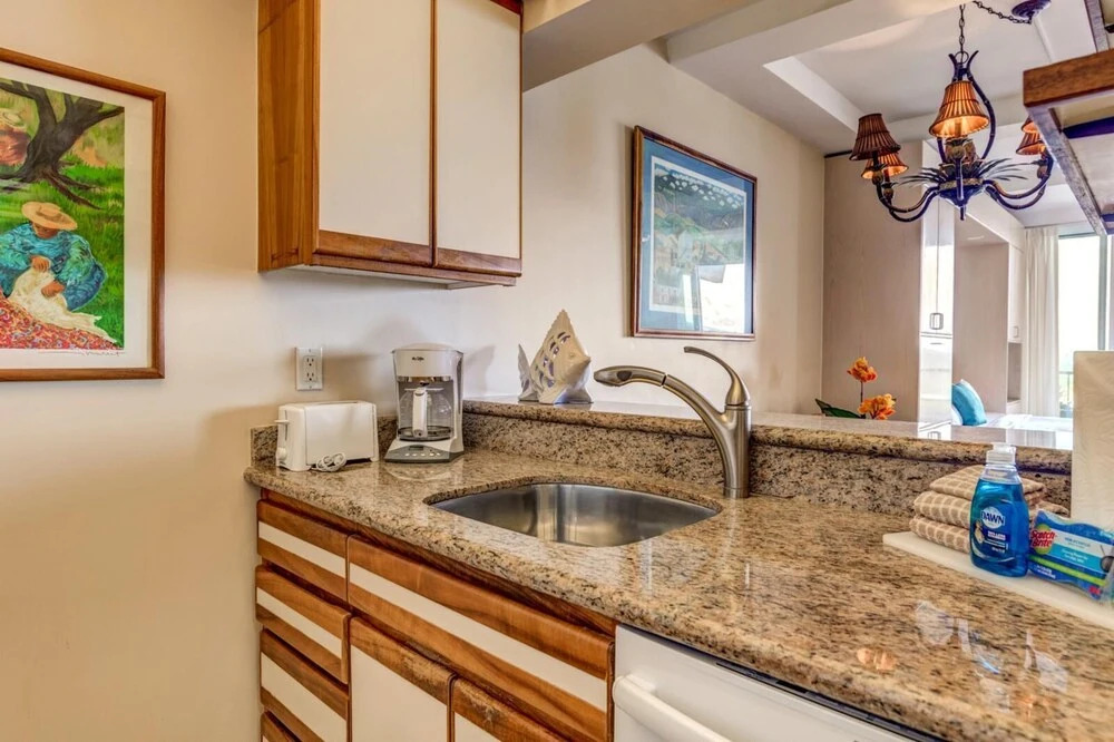 K B M Resorts- Wh1-1218 Stunning Studio, Whale Watching, big Ocean Views, Steps to Beach!