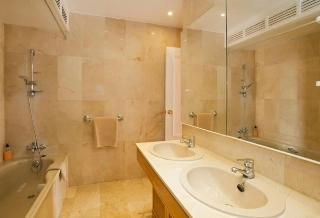 Apartment in Marbella, Malaga 102959