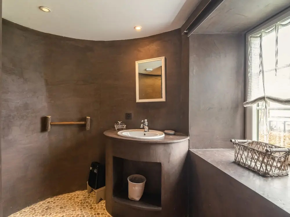 Beautiful Holiday Home with Hot Tub, Sauna & Monumental Fireplace