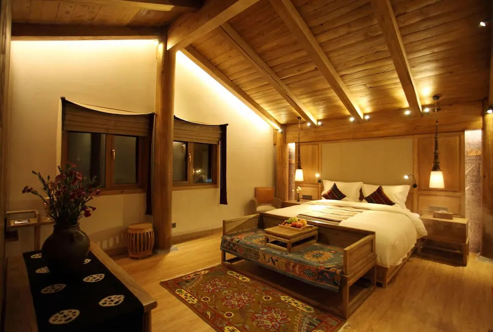 Shangri-La Ganden Manor Hotel by Floral Lux