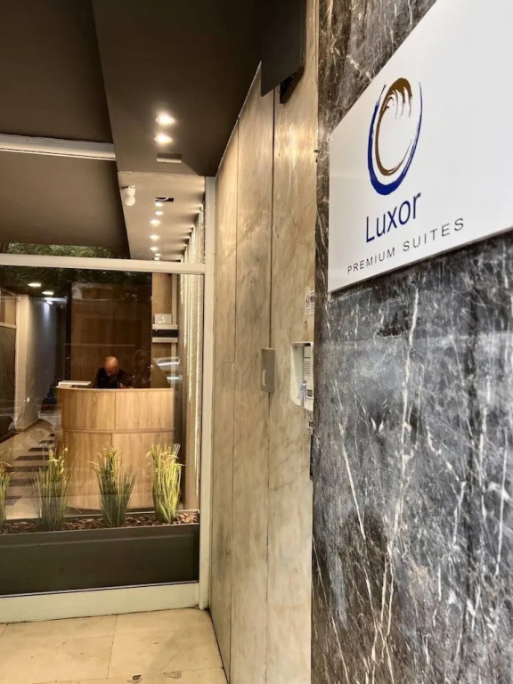 Luxor Suites Venizelou