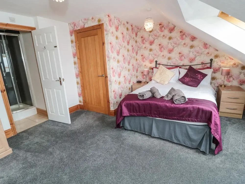 Waters Edge Holiday Home