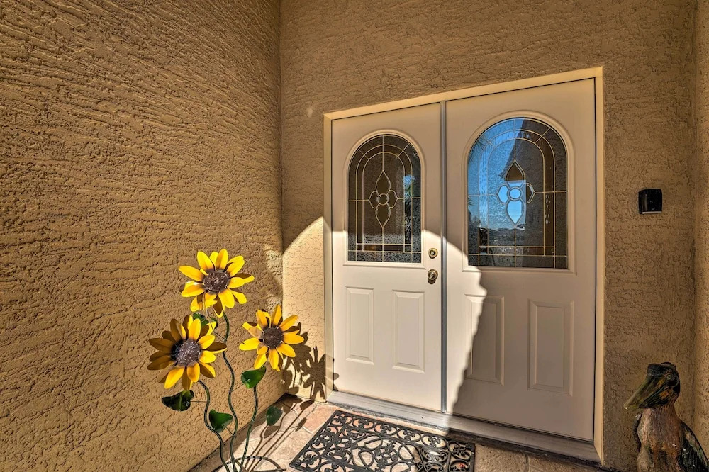 Fort Mohave Family Home w/ Golf Course Views!