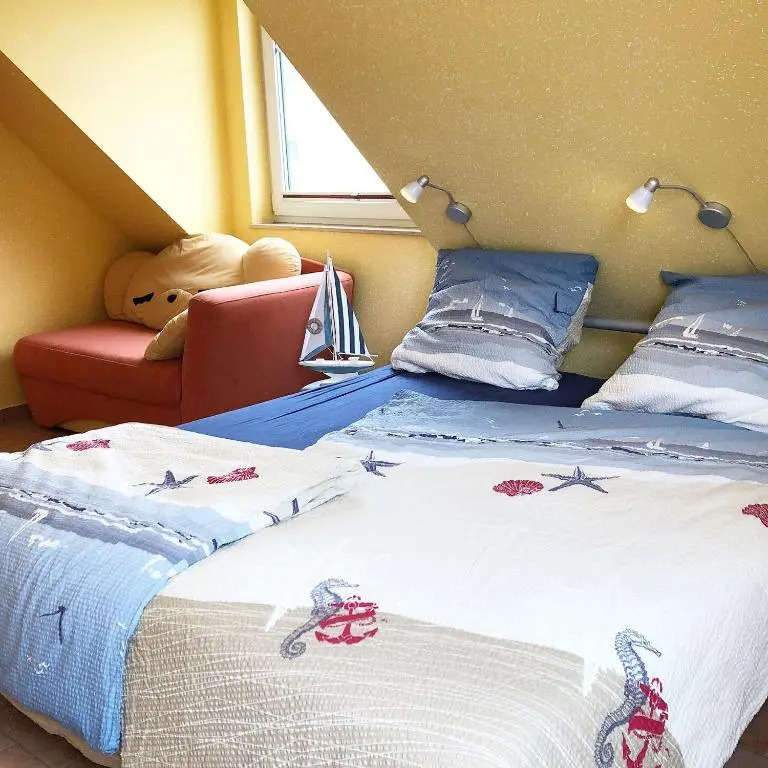 Moderne Ferienwohnung für 4 Personen mit Balkon