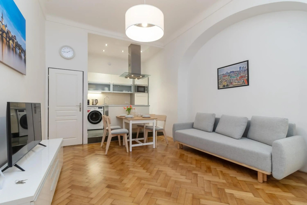 Exclusive Old Town Suites with City Views & AC by EasyBNB Premium