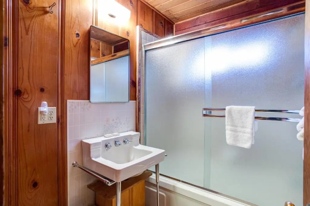 53 Creekside Cabin