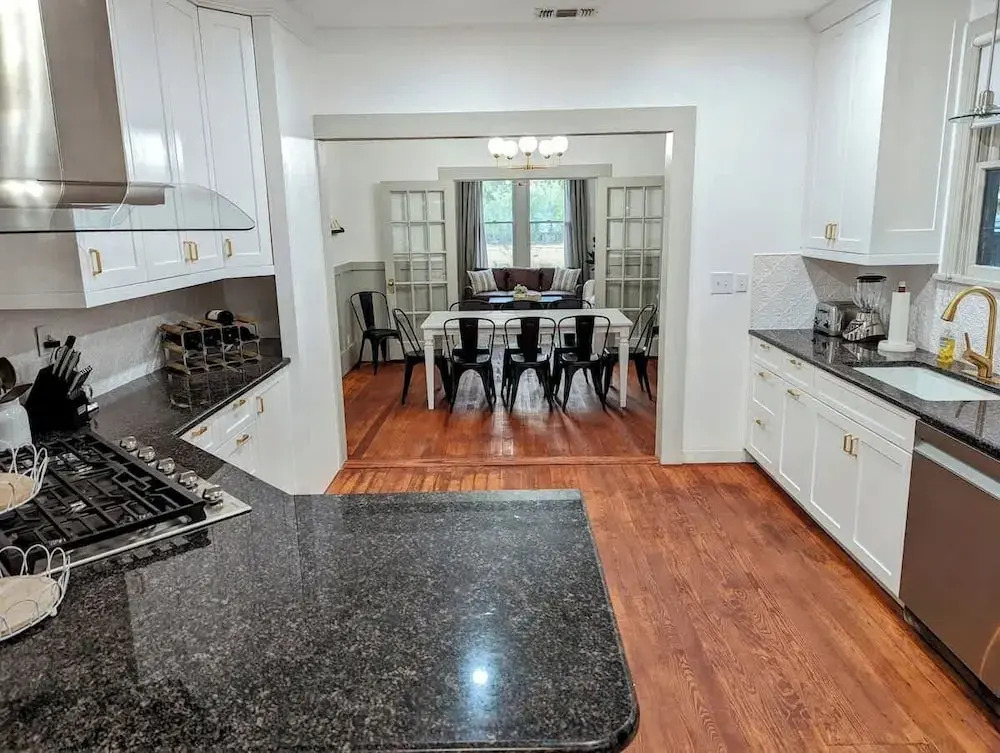 Brand New Private Pool and Hot-tub Near Main!