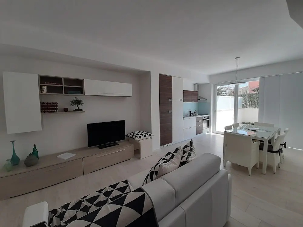 Comfortable Holiday Home in Pozzallo With Balcony