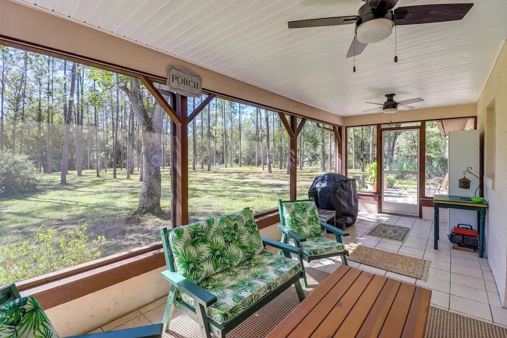 2 Mi to Rainbow River: Home in Dunnellon