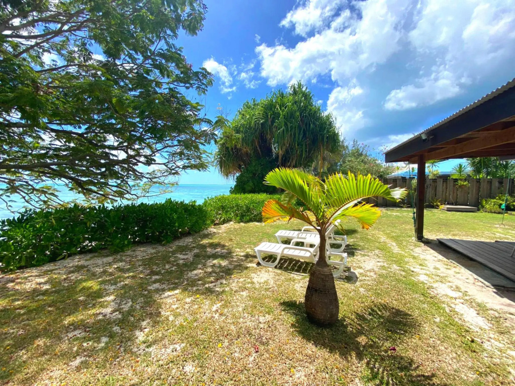 MOOREA - Fare Tiki Beach