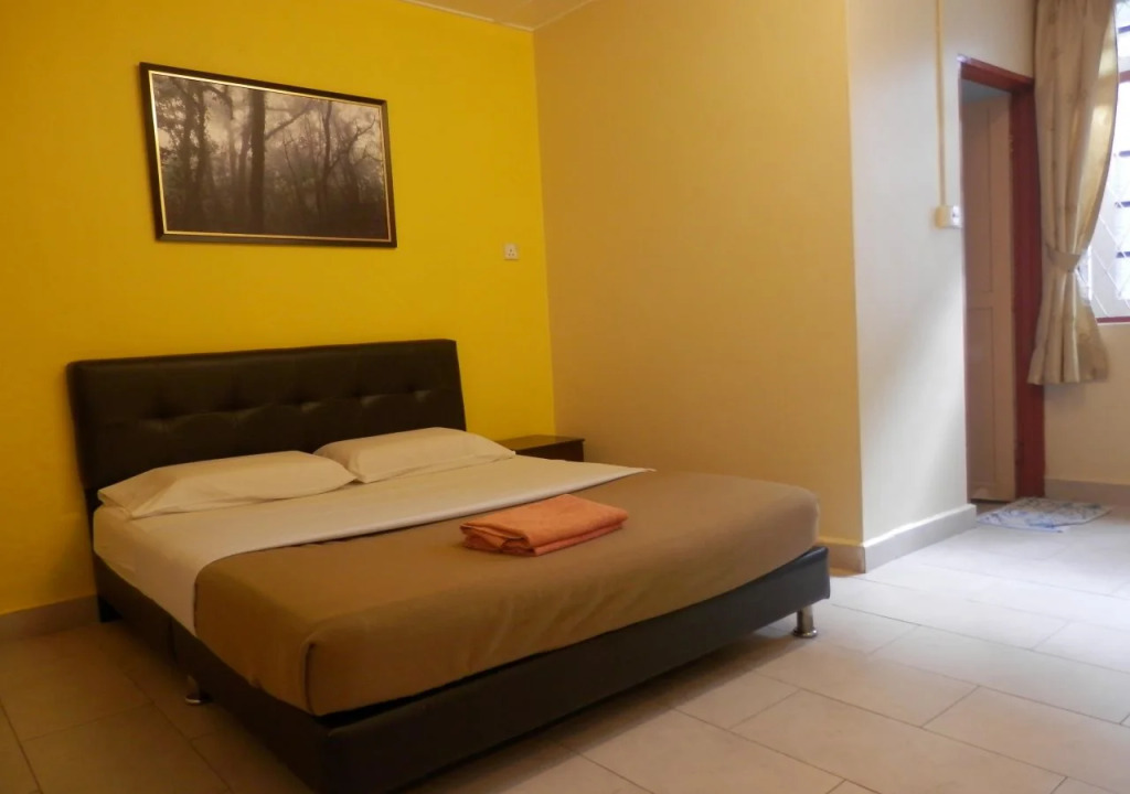 Eight Mentigi Guest House