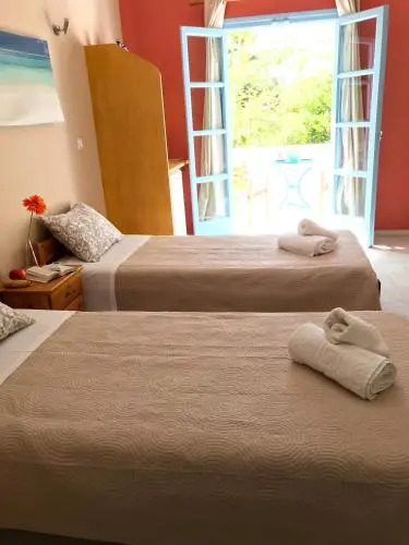 Giannakis Rooms