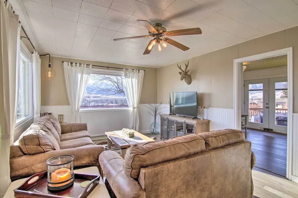 Yellowstone Country Family Home w/ View & Hot Tub