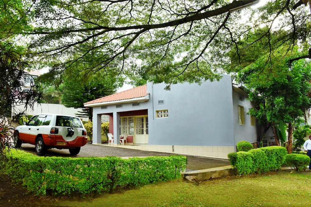 Tinho Guest House