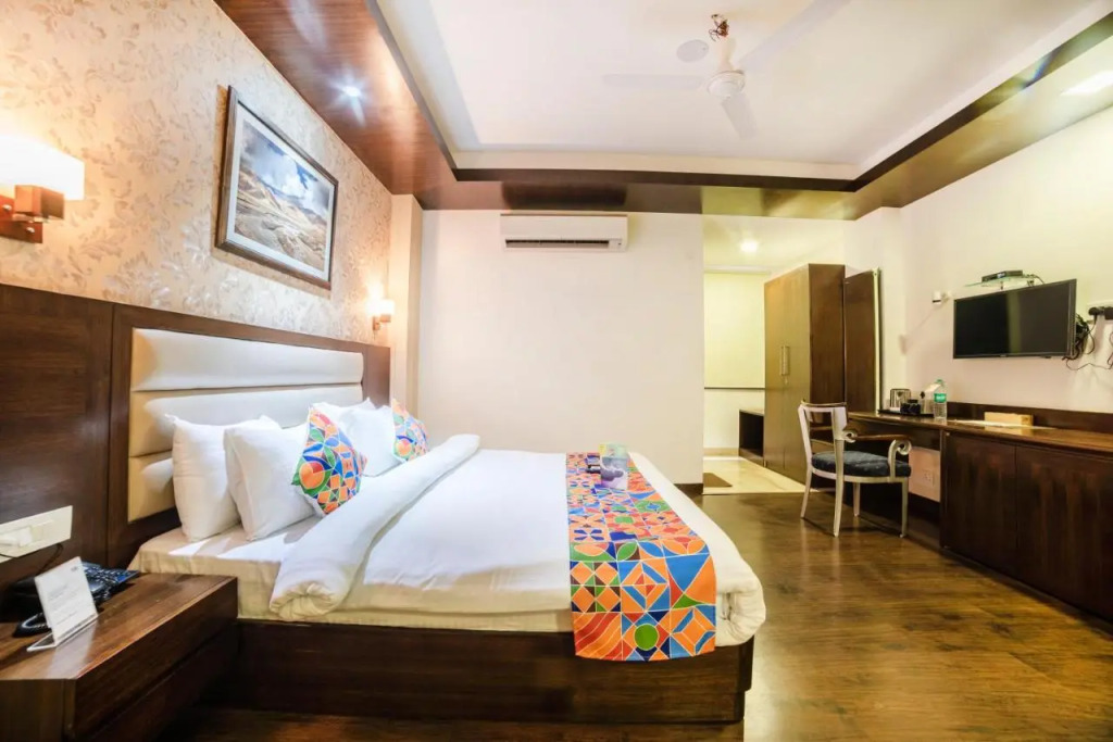FabHotel Galaxy - Nr Patel Nagar Metro