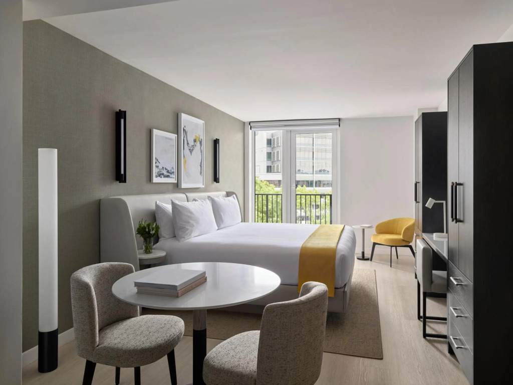Отель One Washington Circle DC, Tapestry Collection by Hilton