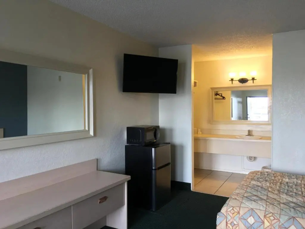 Riviera Motel