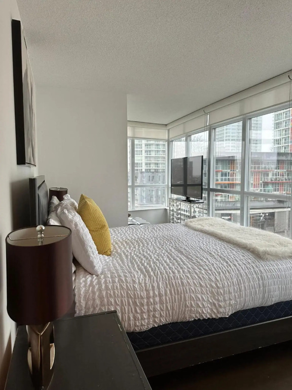 Toronto Downtown near Rogers Centre High rise lakeview condo