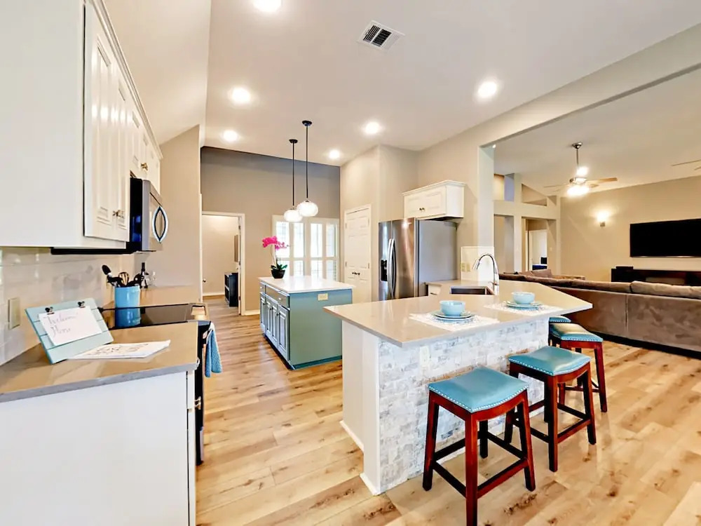 Dripping Springs Home 4 Bedrooms 2 Bathrooms Home