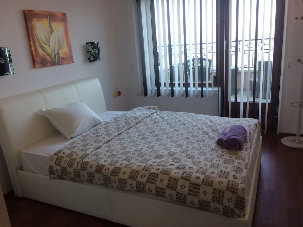 SEAVIEW BG Beach Front Suites