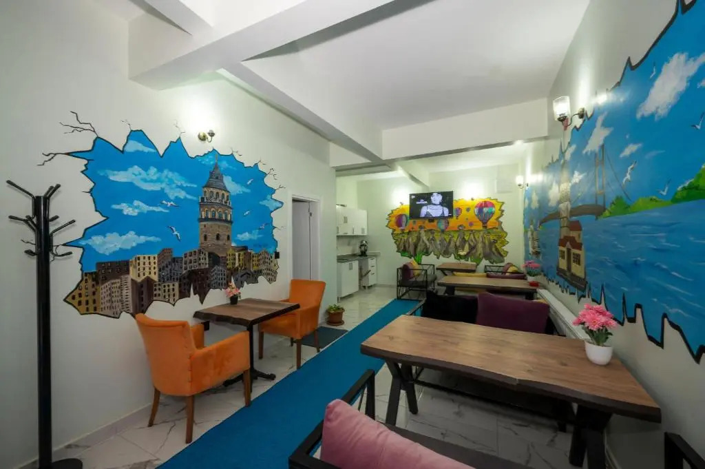 XALİLA HOSTEL & CAFE LADİES ROOM