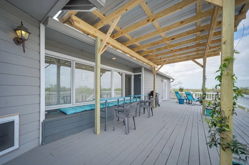 Pet-Friendly Texas Retreat w/ Deck & Gas Grill