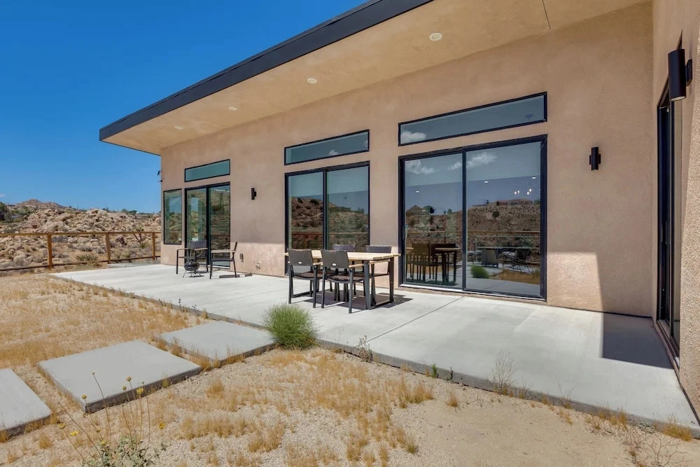 Hot Tub & Views! Contemporary Yucca Valley Retreat
