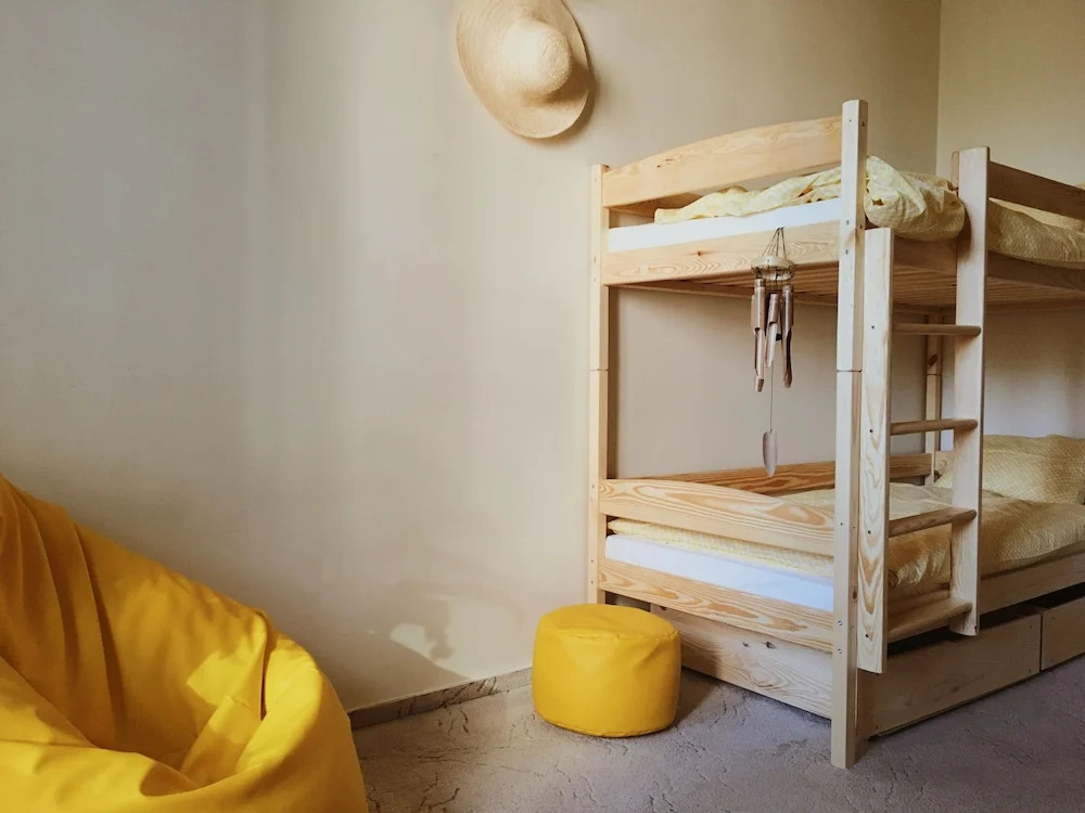 Lucka Rooms - Here Comes The Sun B24.3