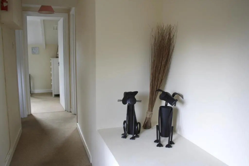 Walkers Court By Treetop Property