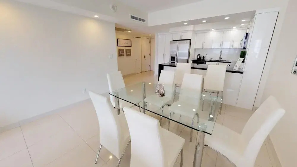 Premium 1 Bedroom +den Ocean View Or925