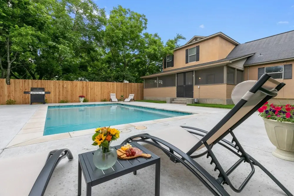 Luxury Haus Near Main St W/pool & Fire Pit