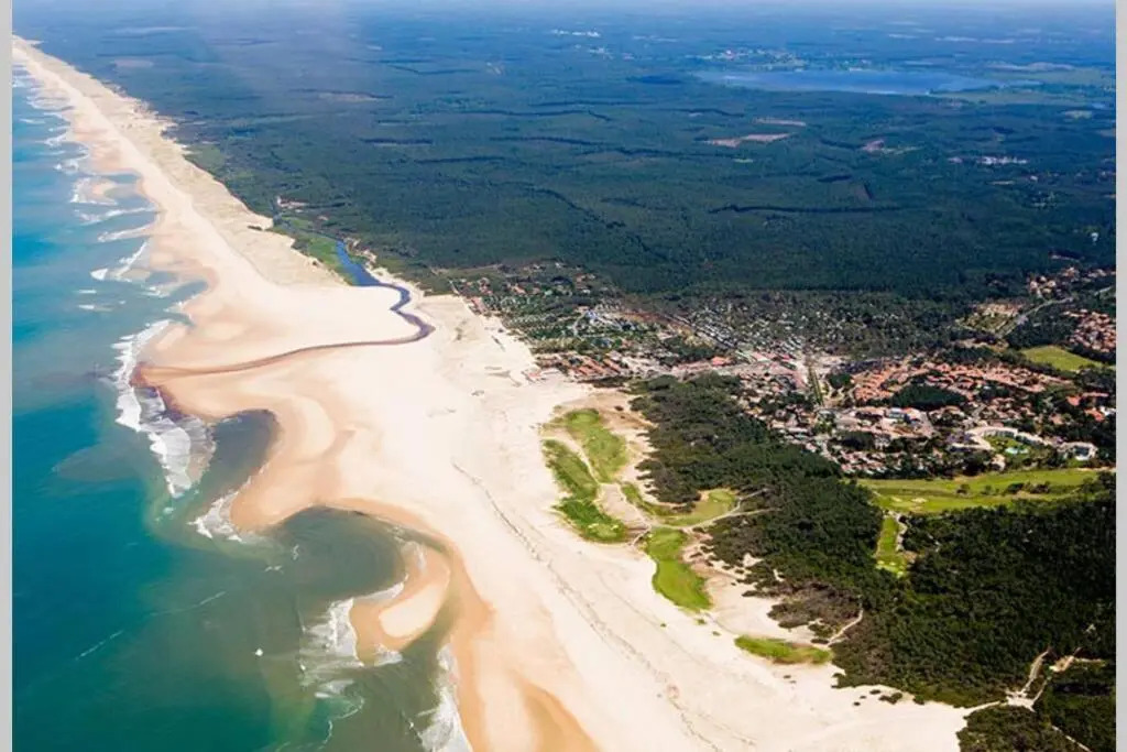 Appartement T2 cabine, capacité 4 personnes, à 600 m de la plage