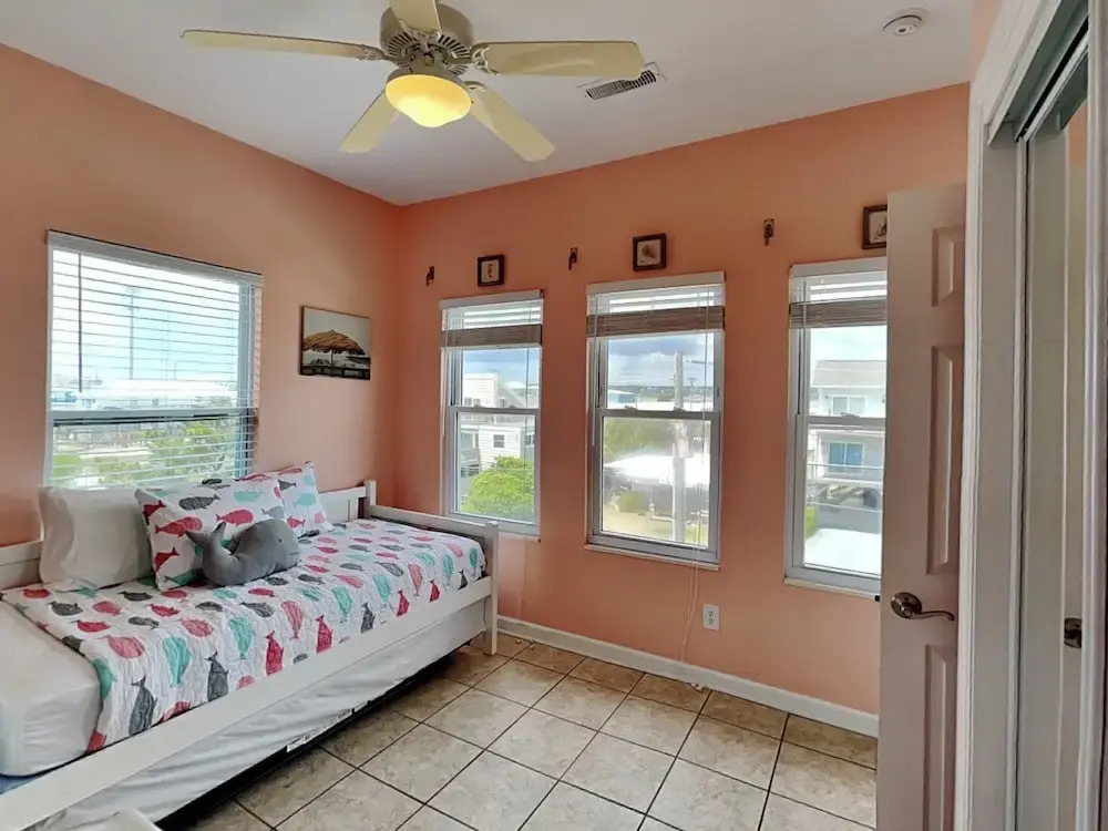Sunshiny Daze by Topsail Realty