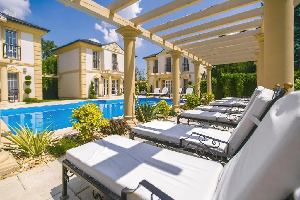 Luxury-Villas