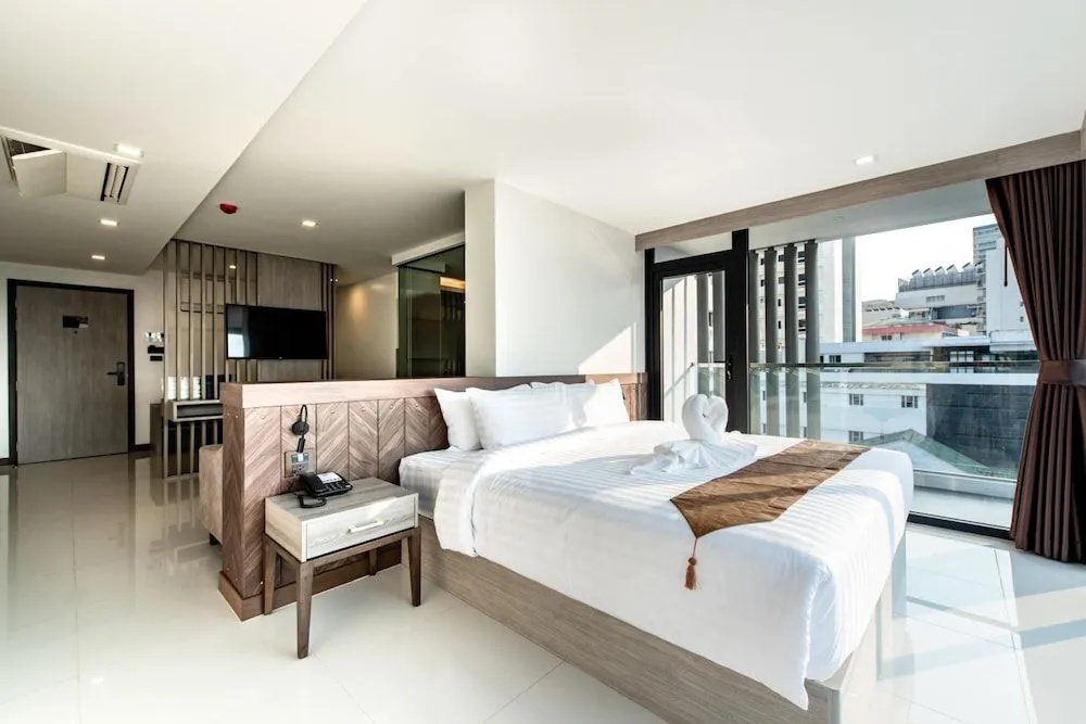 Отель Blackwoods Hotel Pattaya