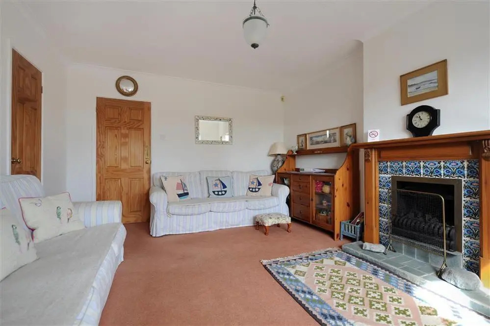 2 Kersbrook Gardens