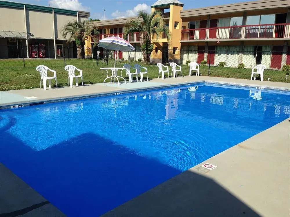 Super 8 by Wyndham Goldsboro
