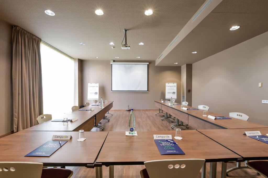 Travelodge Malaga Airport Отель