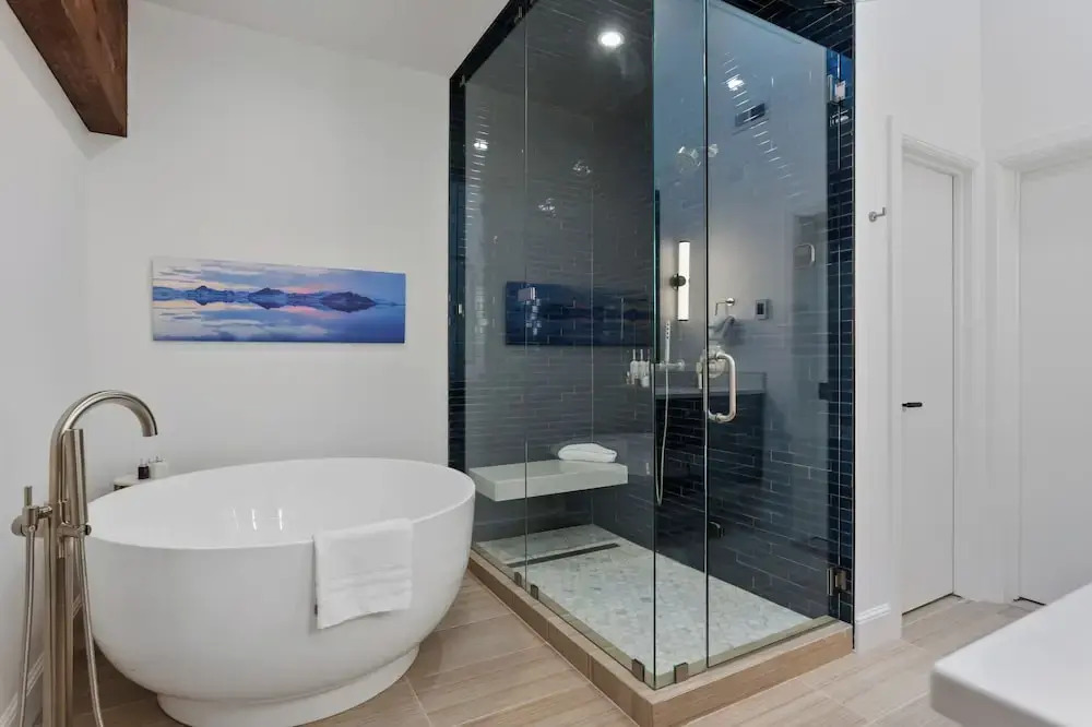 Stag Lodge 3BR Views, Hot Tub, Ski Access Condo