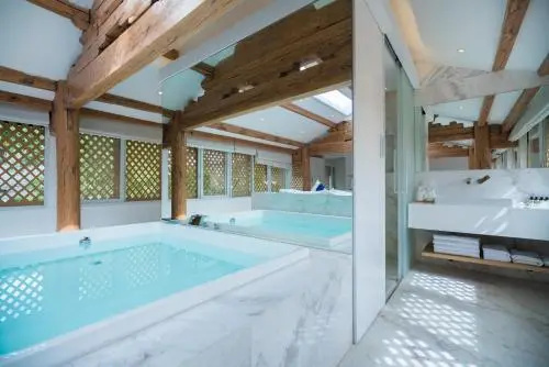 Floral Hotel Lijiang Guangyin Designer