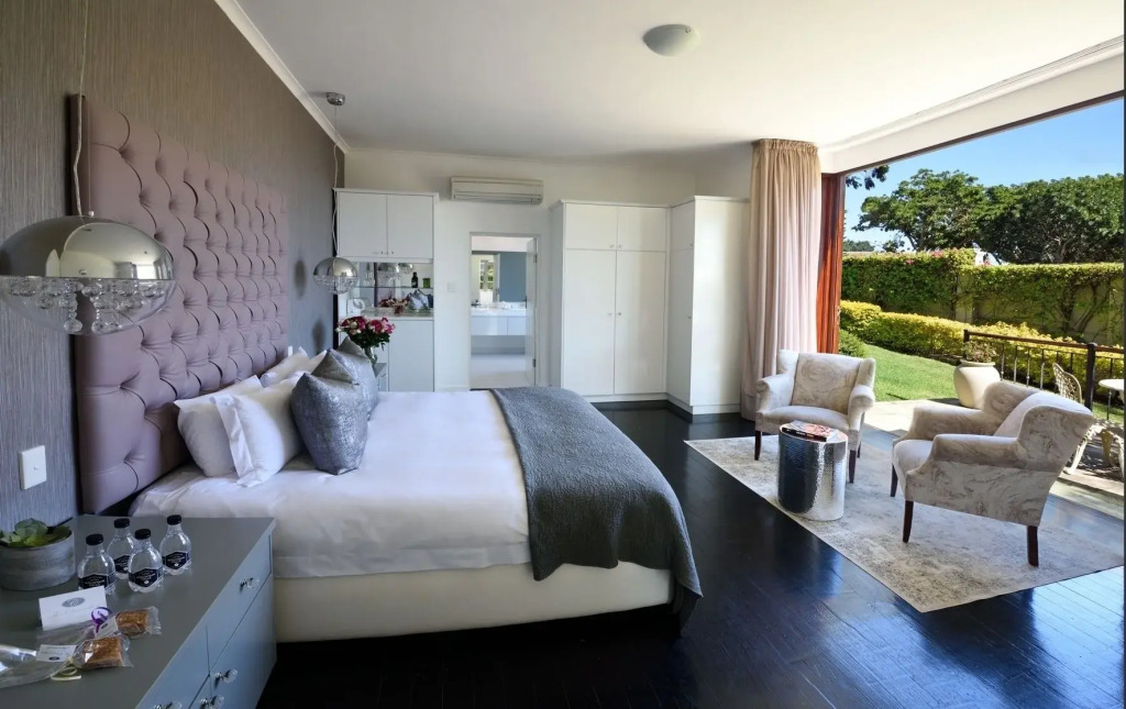 The Clarendon - Fresnaye